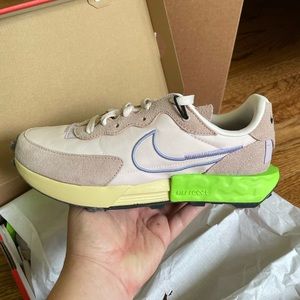 Nike W Fontanka Waffle size 9 Women.